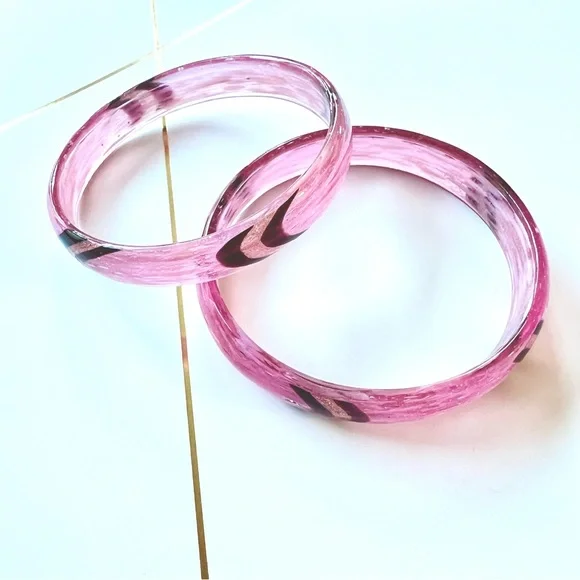 Glass bangles - Picture 1 of 4